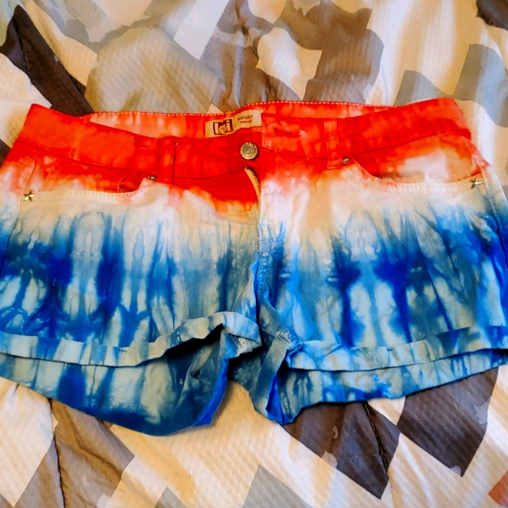 Usa LEI Shorts